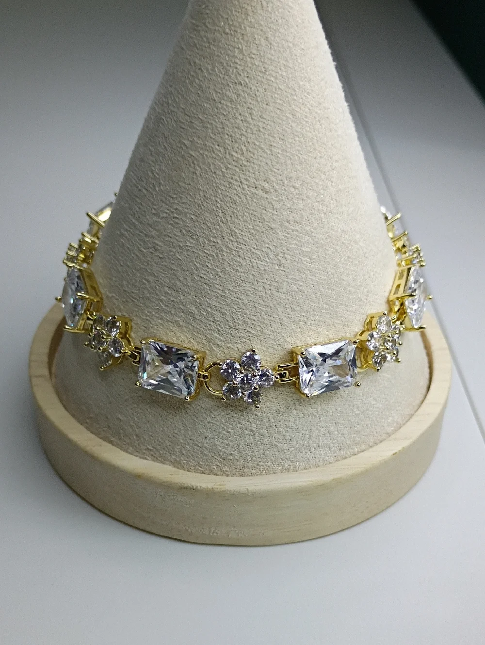 New Gold Plated Cubic Zirconia Bracelet - Clear